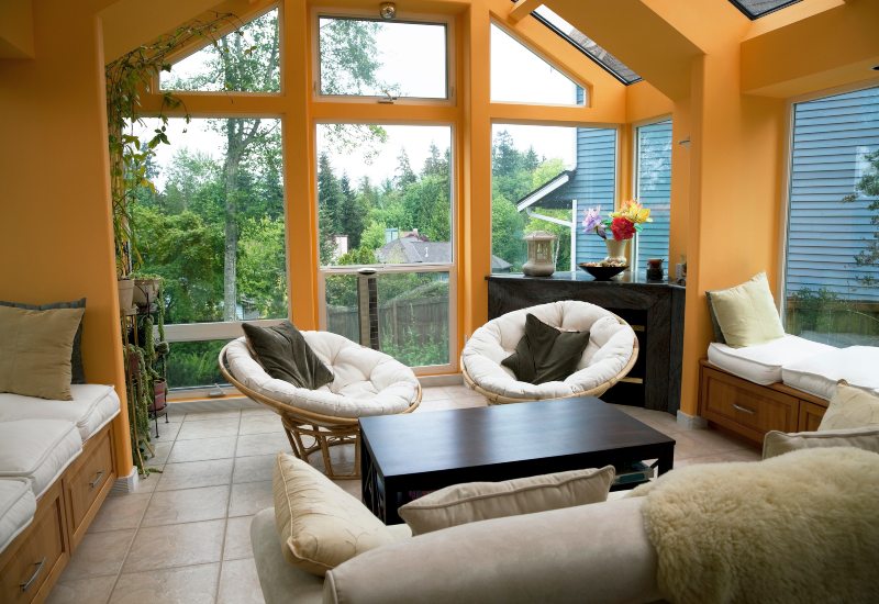 An Energy‑efficient Sunroom Design with Natural Light Features